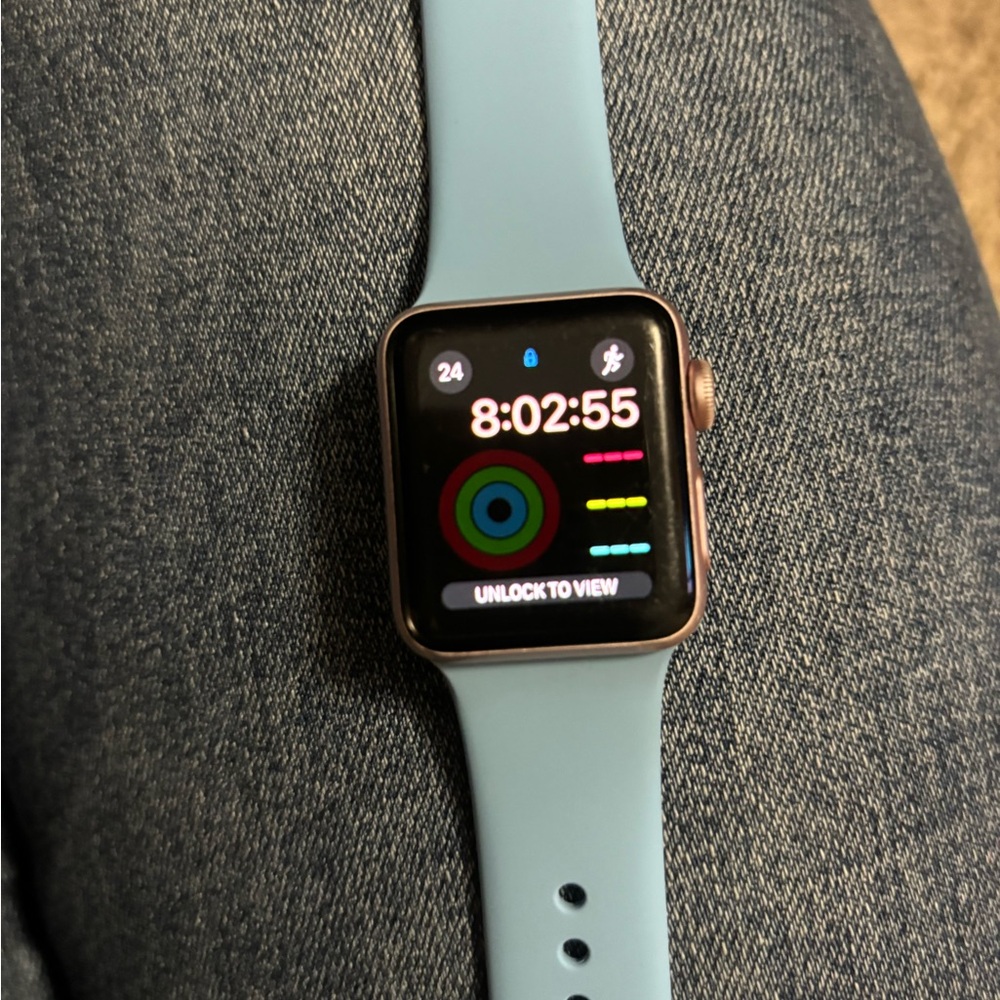 Apple Watch series 2 works as it should comes with charging cord